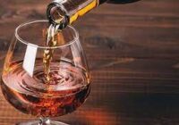 Շիրակի քրեական ոստիկանները հայտնաբերել են մեծ քանակությամբ ալկոհոլային կեղծ խմիչքներ, հումք և սարքեր