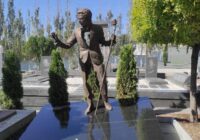 Երևանի քաղաքային պանթեոնում տեղադրվել է Հայկոյի արձանը￼