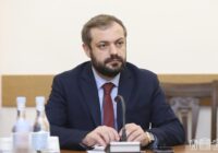 Առաջարկվում է առանց թույլտվության աշխատելու իրավունք վերապահել ոչ միայն կազմակերպության՝ ՀՀ-ում գտնվող ներկայացուցչության, այլ նաեւ մասնաճյուղի օտարերկրյա աշխատակիցներին