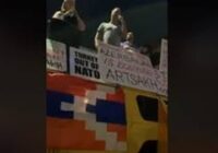 Ամերիկահայերը կաթվածահար են արել երթեւեկությունը՝ փակելով Գլենդել-Բըրբանք մայրուղին