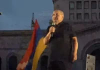 Հանրահավաքից հետո փակել փողոցները. վաղը 10:00-ից շրջափակում ենք կառավարության շենքը. Վազգեն Մանուկյան