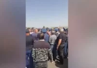 Քաղաքացիները փակել են Հայաստան-Իրան ճանապարհի Արարատի կամրջի հատվածը